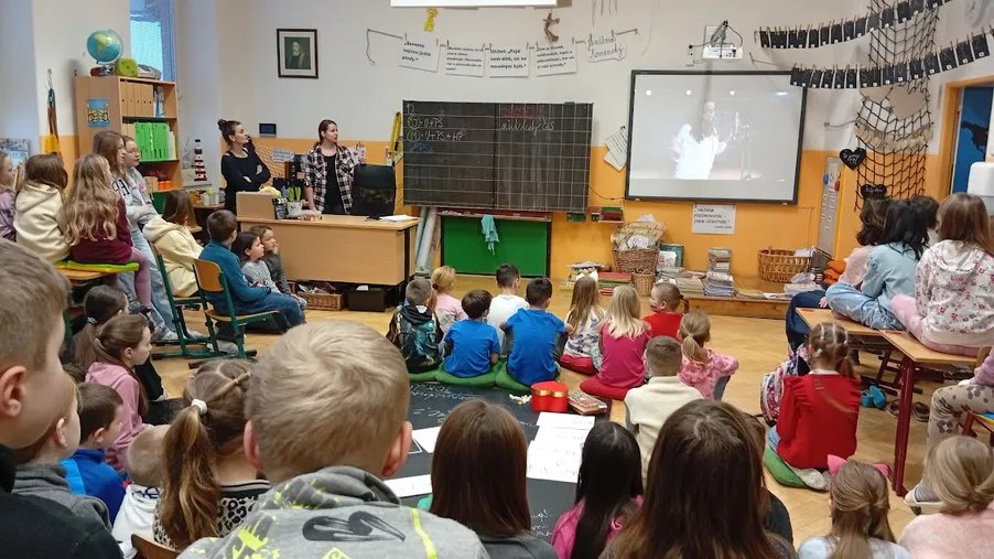 10.2. Horňák čte dětem - knihovnice